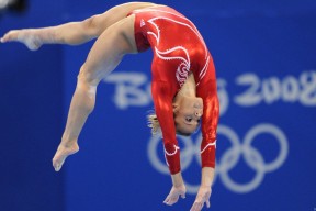 星空国际体育-青训合作：职业俱乐部与高校达成选手培养协议，职业青训队有什么要求