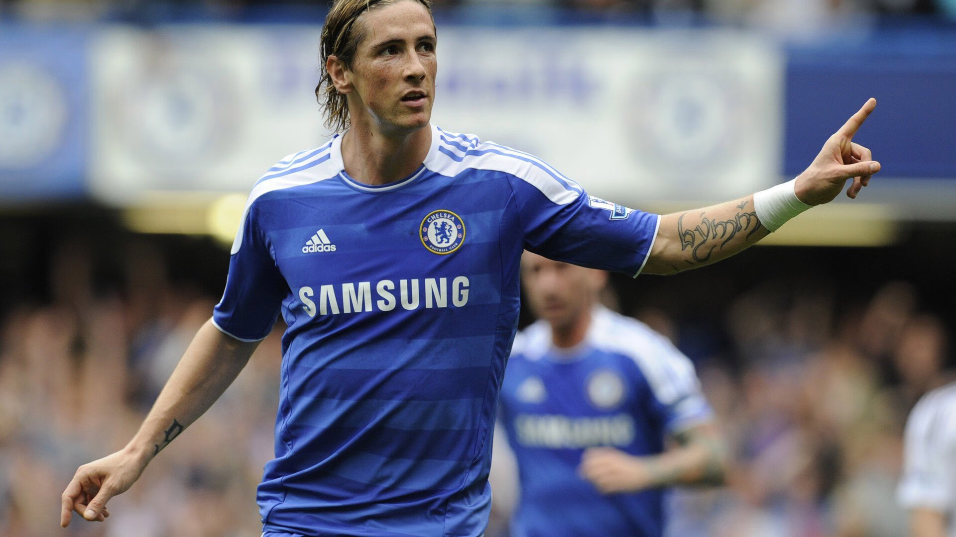 世界杯巅峰对决:激烈战场,精彩纷呈!,世界杯经典比赛视频