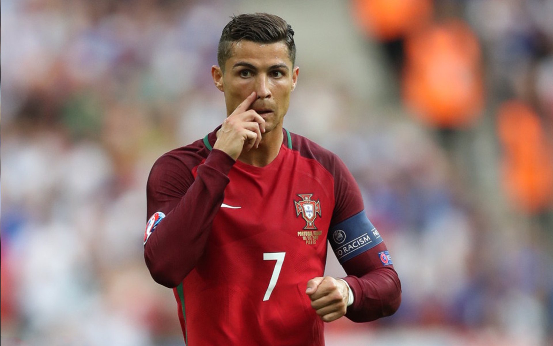 世界杯巅峰对决:激烈战场,精彩纷呈!,世界杯经典比赛视频